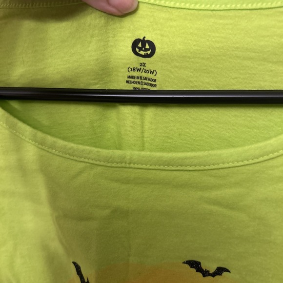 Women‎ 1X Lime Green Happy Halloween Spider T Shirt Top - Picture 3 of 5